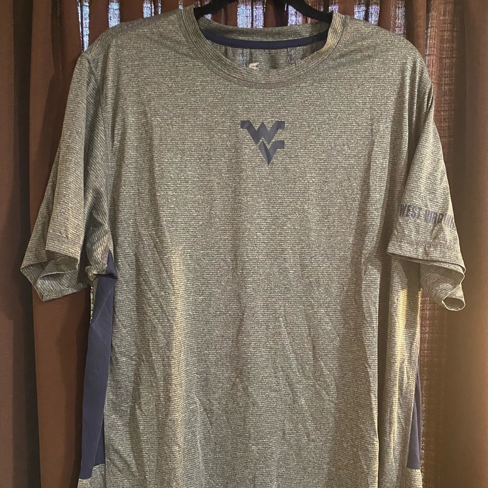 🏈Mens WV top